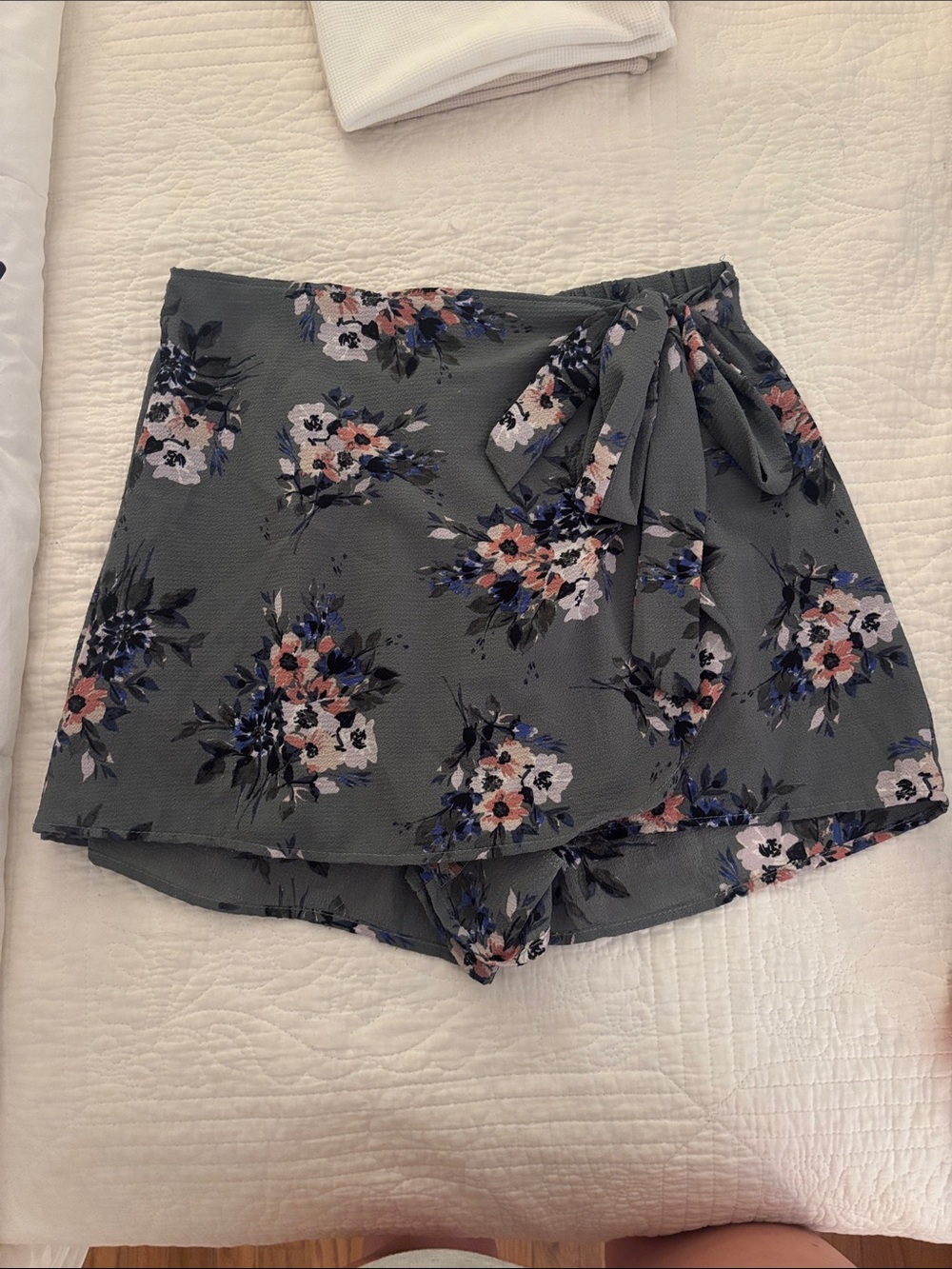 Floral Tie-Waist Skort Shorts in Olive Green
